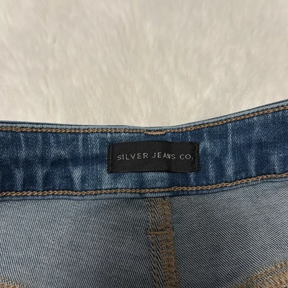 SILVER JEANS CO Raw Hem Denim Shorts ~ NWT - Picture 6 of 10